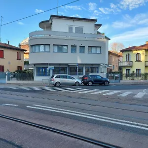 Pensión Marconi House, Mestre